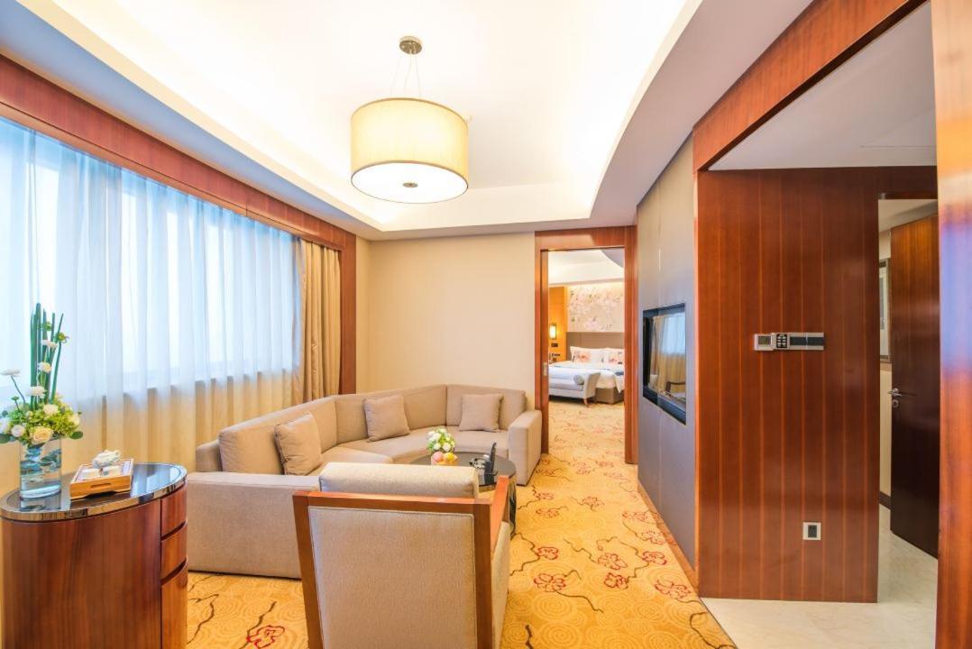 Enlux Hotel Цзинань Экстерьер фото